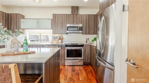 3245 21st Avenue W Seattle WA 98199