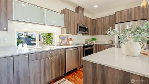 3245 21st Avenue W Seattle WA 98199
