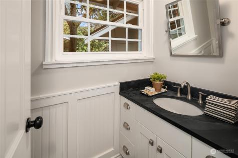 8651 Se 63rd Street Mercer Island WA 98040