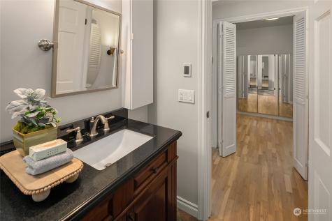 8651 Se 63rd Street Mercer Island WA 98040