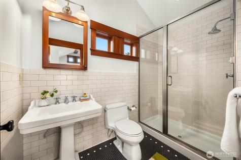 1632 35th Avenue Seattle WA 98122