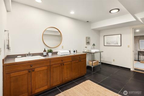 1632 35th Avenue Seattle WA 98122