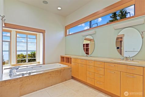 5511 104th Avenue NE Kirkland WA 98033