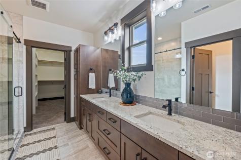 2516 Plateau Drive East Wenatchee WA 98802