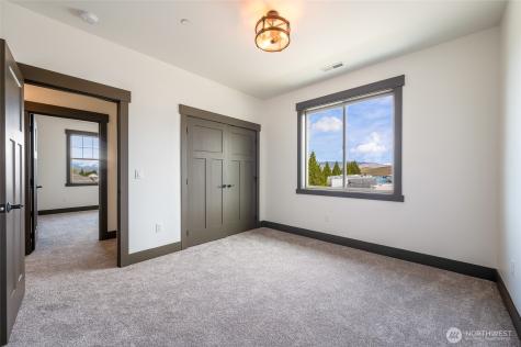 2516 Plateau Drive East Wenatchee WA 98802