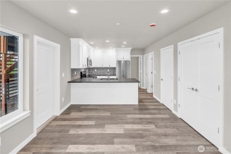 25212 138th Place SE Kent WA 98042