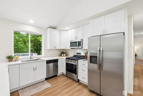20447 SE 157th Street Renton WA 98059