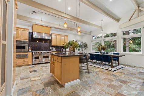 16605 SE 34th Street Bellevue WA 98008