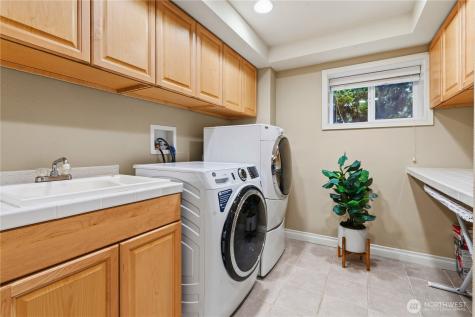 16605 SE 34th Street Bellevue WA 98008