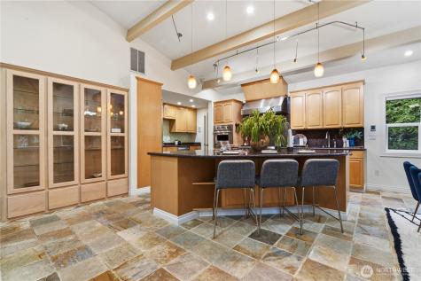 16605 SE 34th Street Bellevue WA 98008