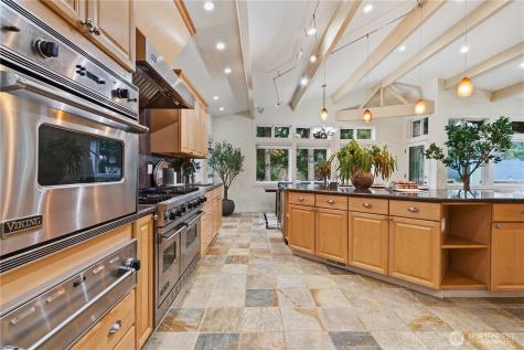 16605 SE 34th Street Bellevue WA 98008