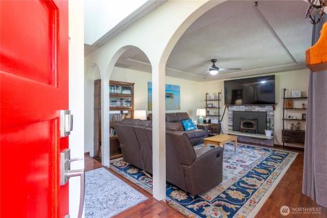 1986 Peacock Lane Oak Harbor WA 98277