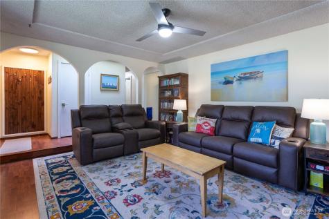 1986 Peacock Lane Oak Harbor WA 98277
