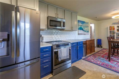 1986 Peacock Lane Oak Harbor WA 98277