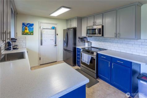1986 Peacock Lane Oak Harbor WA 98277
