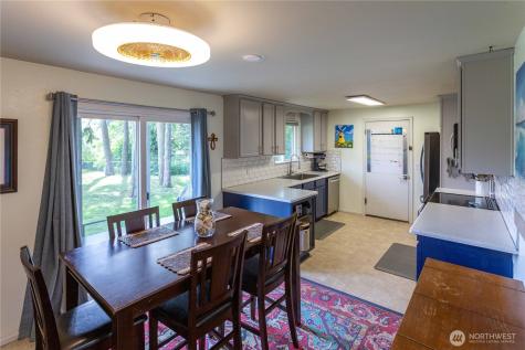 1986 Peacock Lane Oak Harbor WA 98277