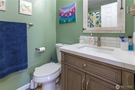 1986 Peacock Lane Oak Harbor WA 98277