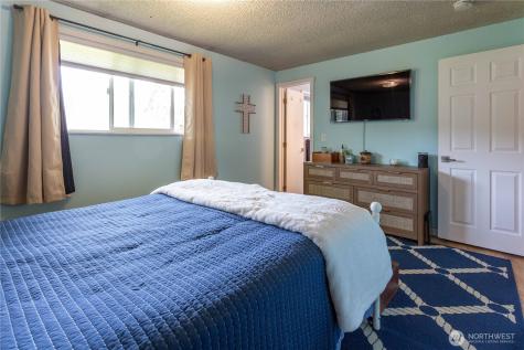 1986 Peacock Lane Oak Harbor WA 98277
