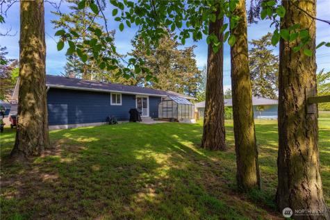 1986 Peacock Lane Oak Harbor WA 98277