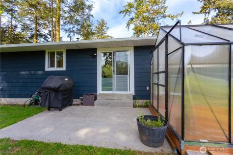 1986 Peacock Lane Oak Harbor WA 98277
