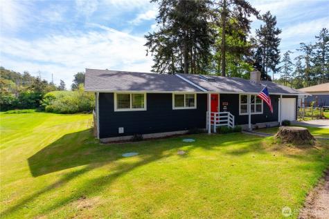 1986 Peacock Lane Oak Harbor WA 98277