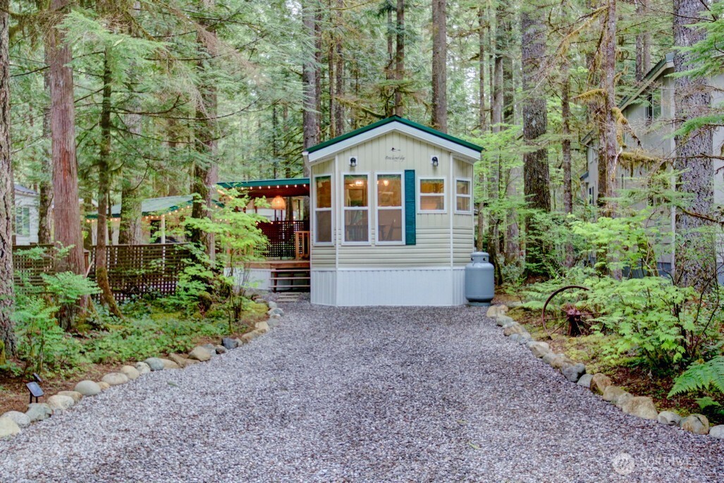 300 Schinn Canyon Drive Deming WA 98244