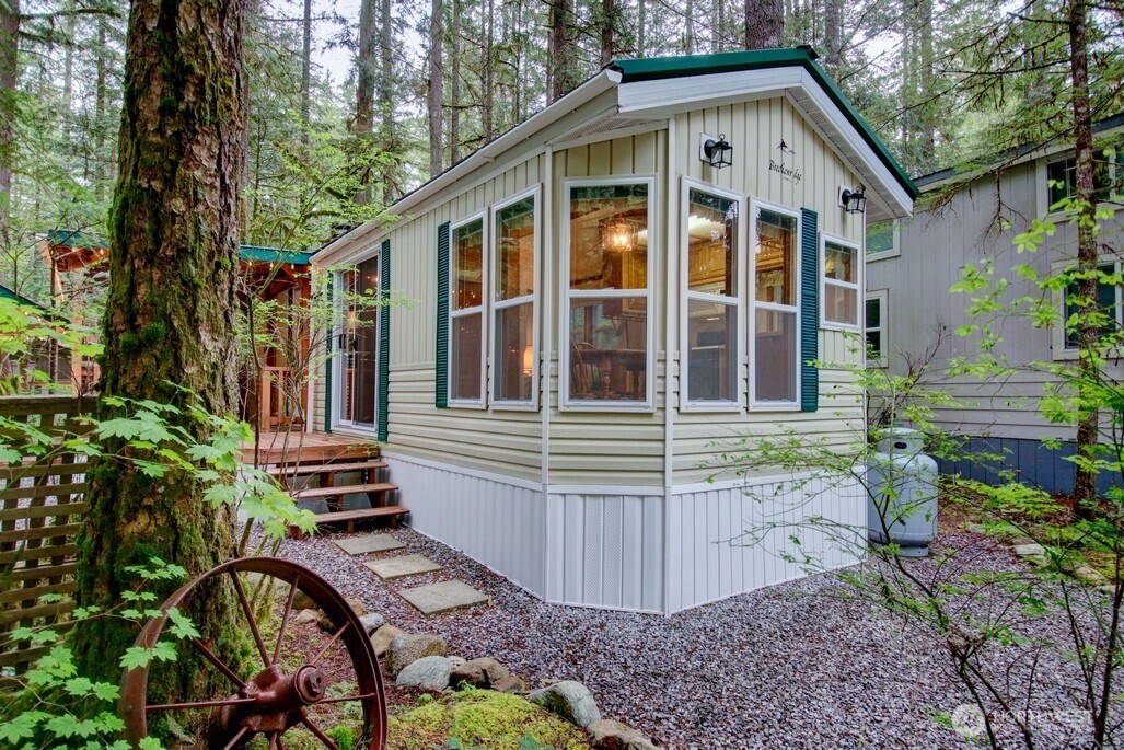 300 Schinn Canyon Drive Deming WA 98244