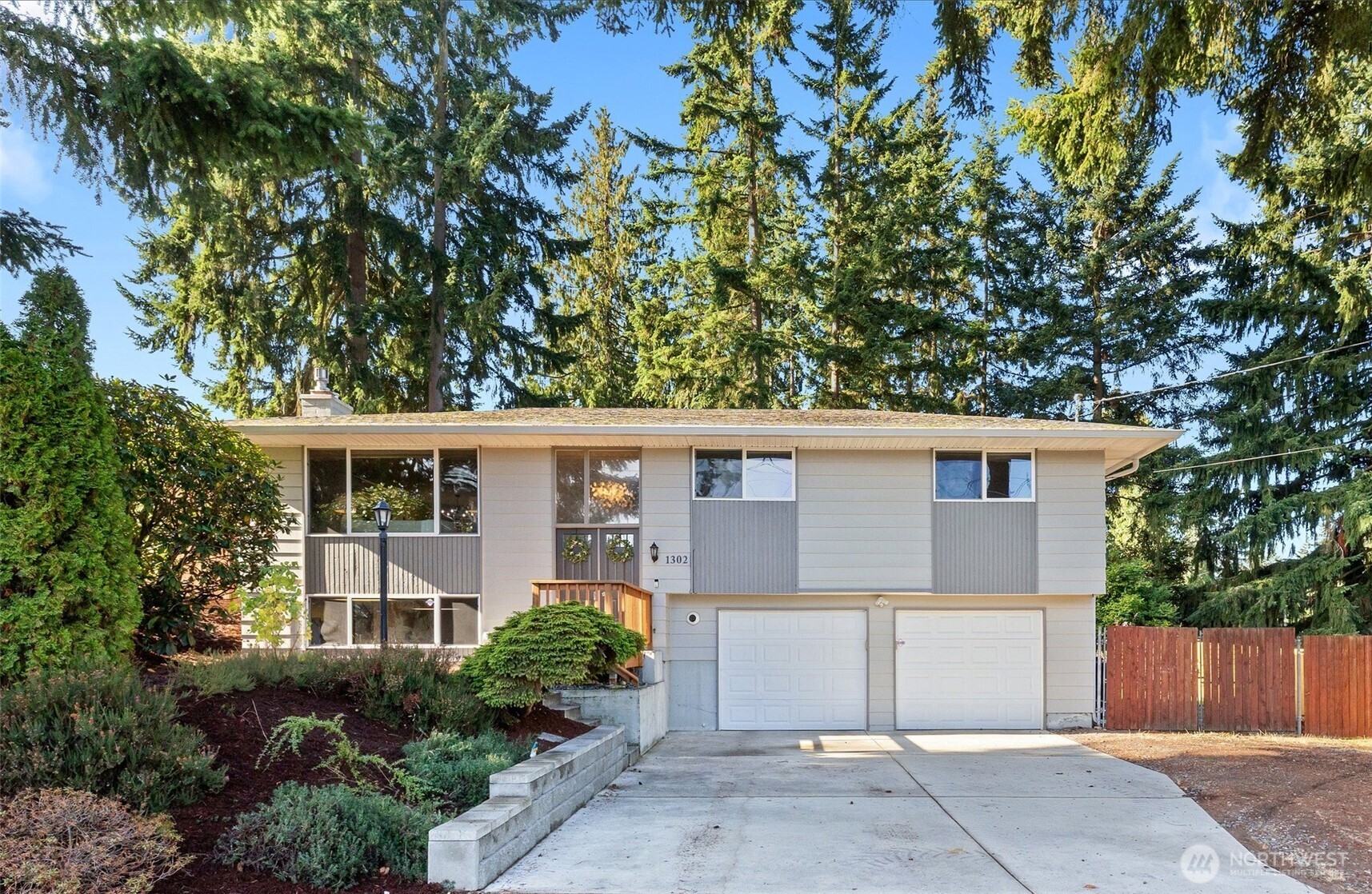 1302 Silver Lake Road Everett WA 98208