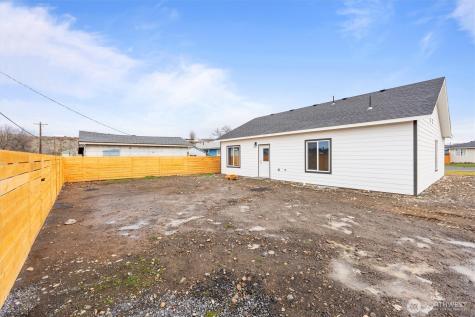 248 SE Pioneer Avenue Ephrata WA 98823