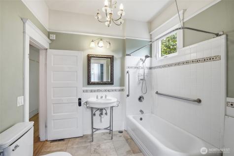 6238 Woodlawn Avenue N Seattle WA 98103