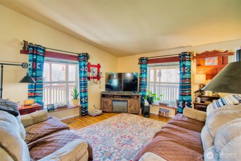 404 Meade Hill Road Glenoma WA 98336
