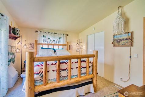 404 Meade Hill Road Glenoma WA 98336