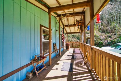404 Meade Hill Road Glenoma WA 98336