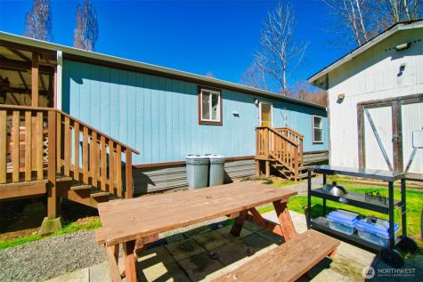 404 Meade Hill Road Glenoma WA 98336
