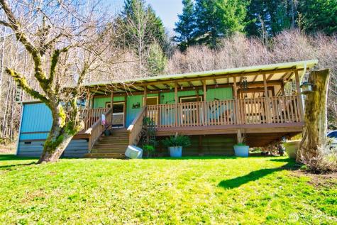 404 Meade Hill Road Glenoma WA 98336