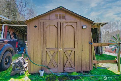 404 Meade Hill Road Glenoma WA 98336