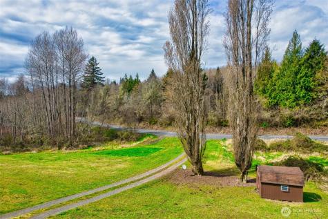 404 Meade Hill Road Glenoma WA 98336