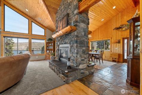 15320 Lakeview Street Entiat WA 98822