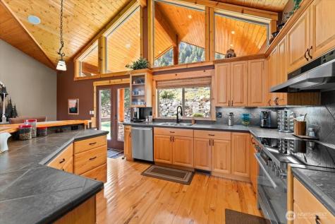 15320 Lakeview Street Entiat WA 98822