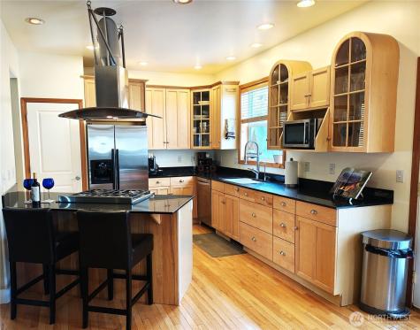 1703 32nd Street Anacortes WA 98221