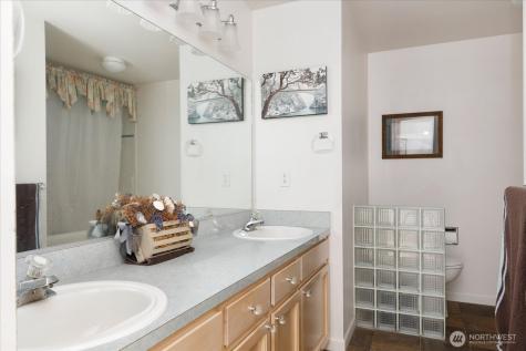 2475 SW Talon Loop Oak Harbor WA 98277