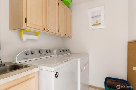 2475 SW Talon Loop Oak Harbor WA 98277