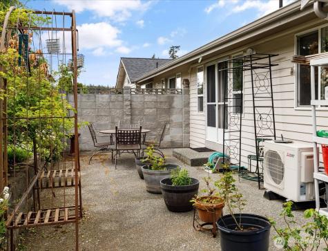 2475 SW Talon Loop Oak Harbor WA 98277