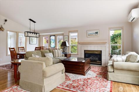 2475 SW Talon Loop Oak Harbor WA 98277