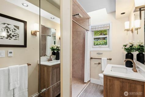 2514 Lake Park Drive S Seattle WA 98144