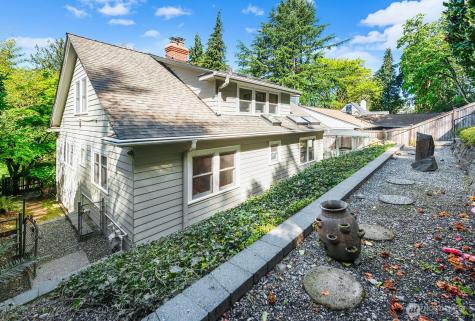 2514 Lake Park Drive S Seattle WA 98144