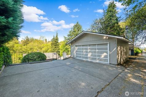 2514 Lake Park Drive S Seattle WA 98144