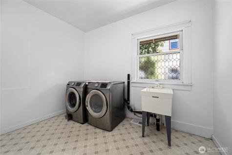 1502 E Maplewood Avenue Bellingham WA 98225