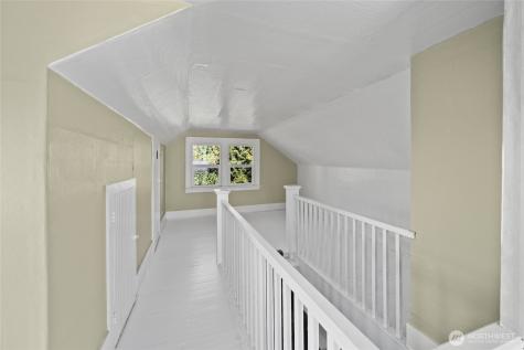 1502 E Maplewood Avenue Bellingham WA 98225