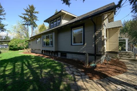 1502 E Maplewood Avenue Bellingham WA 98225